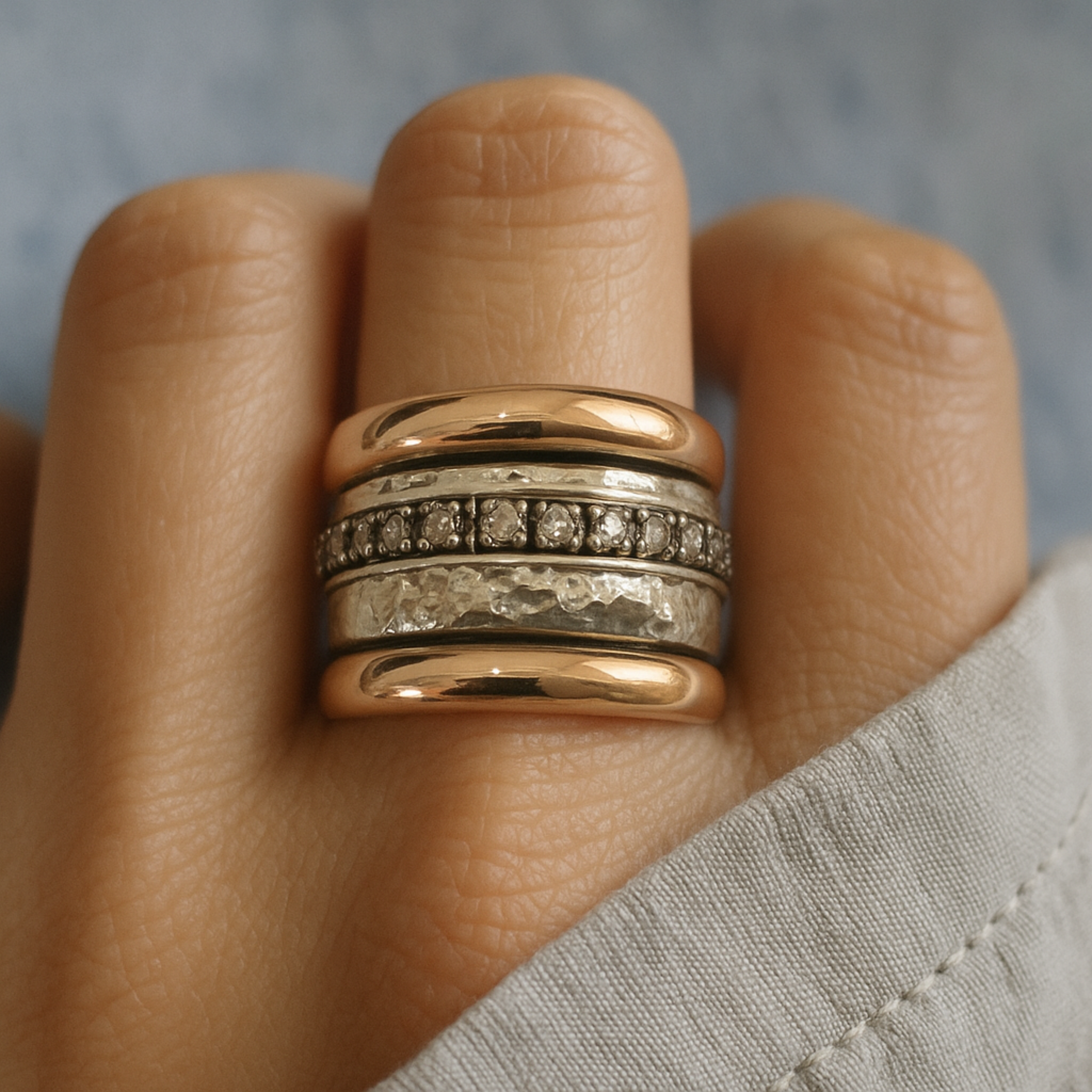Anello vintage spesso in oro e argento