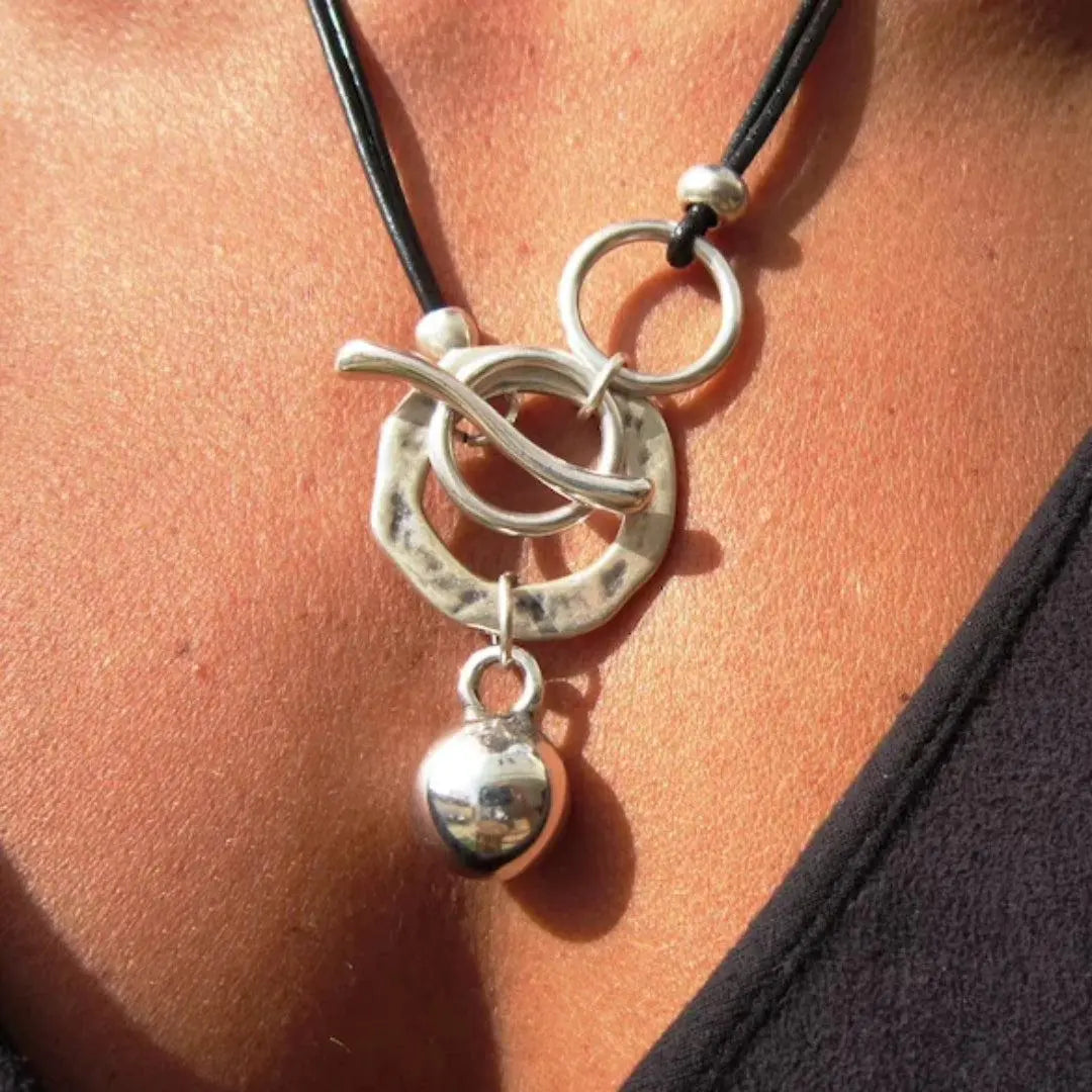 Collana sofisticata in argento vintage