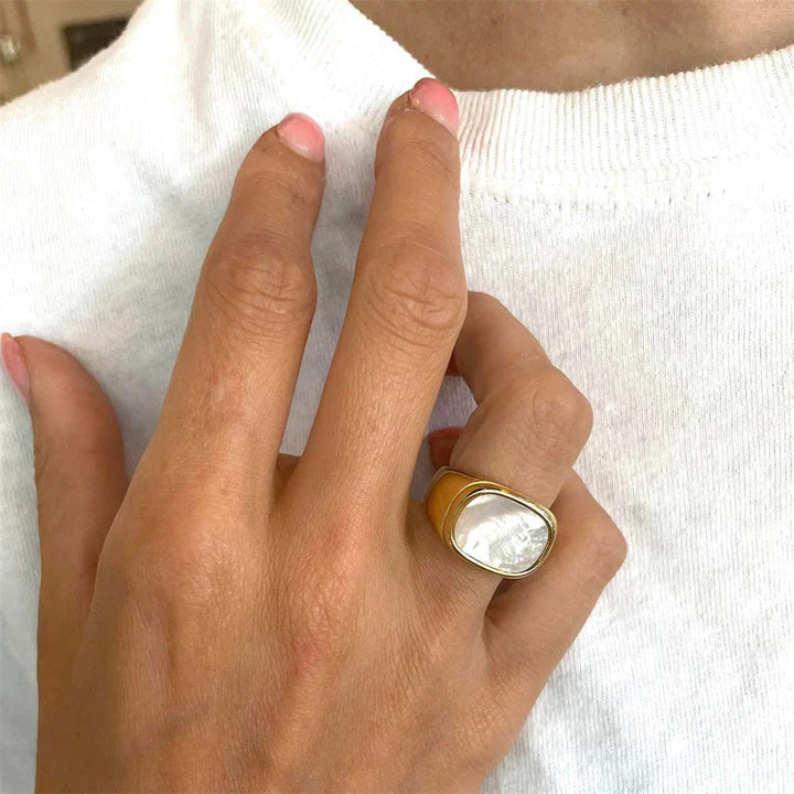 Serica Nivalis Ring | Gold