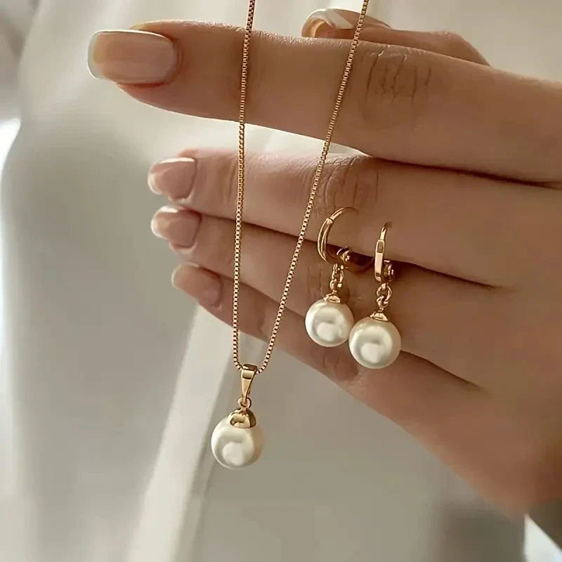 Conjunto elegante de perlas de imitación