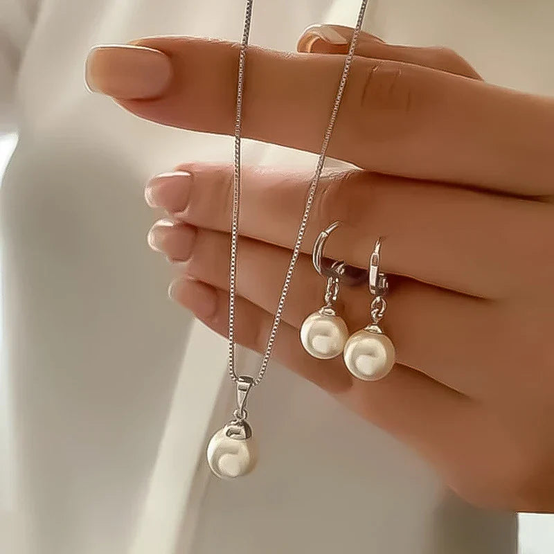 Conjunto elegante de perlas de imitación