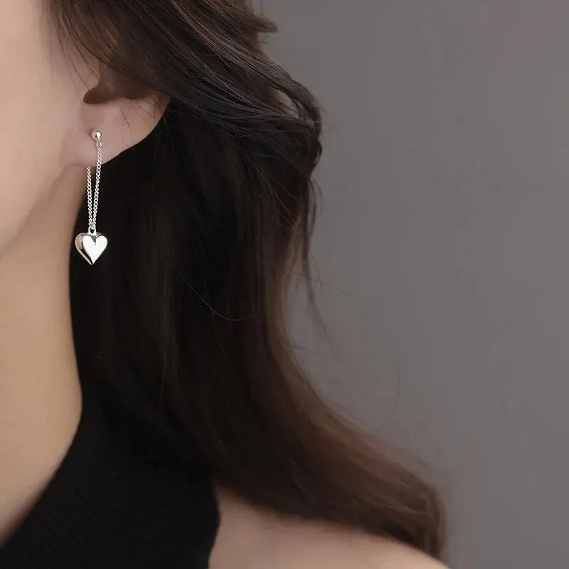 Aretes de aro geométricos en forma de corazón de inspiración antigua