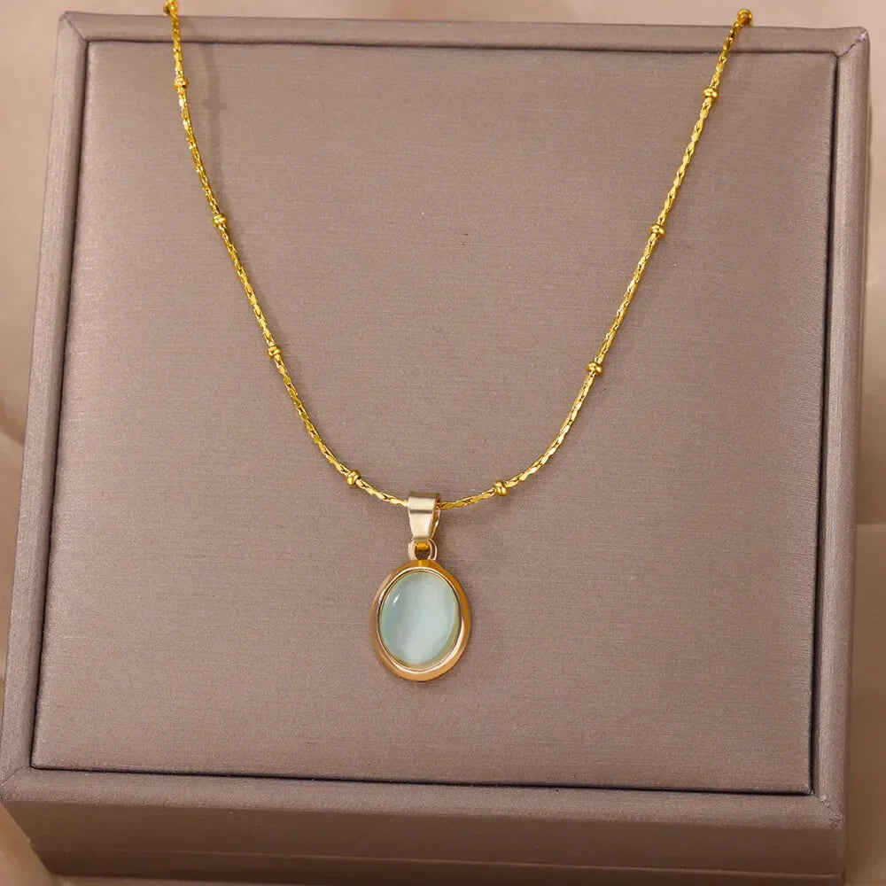 Collar chic de acero inoxidable dorado con colgante de ópalo en forma de gota de agua