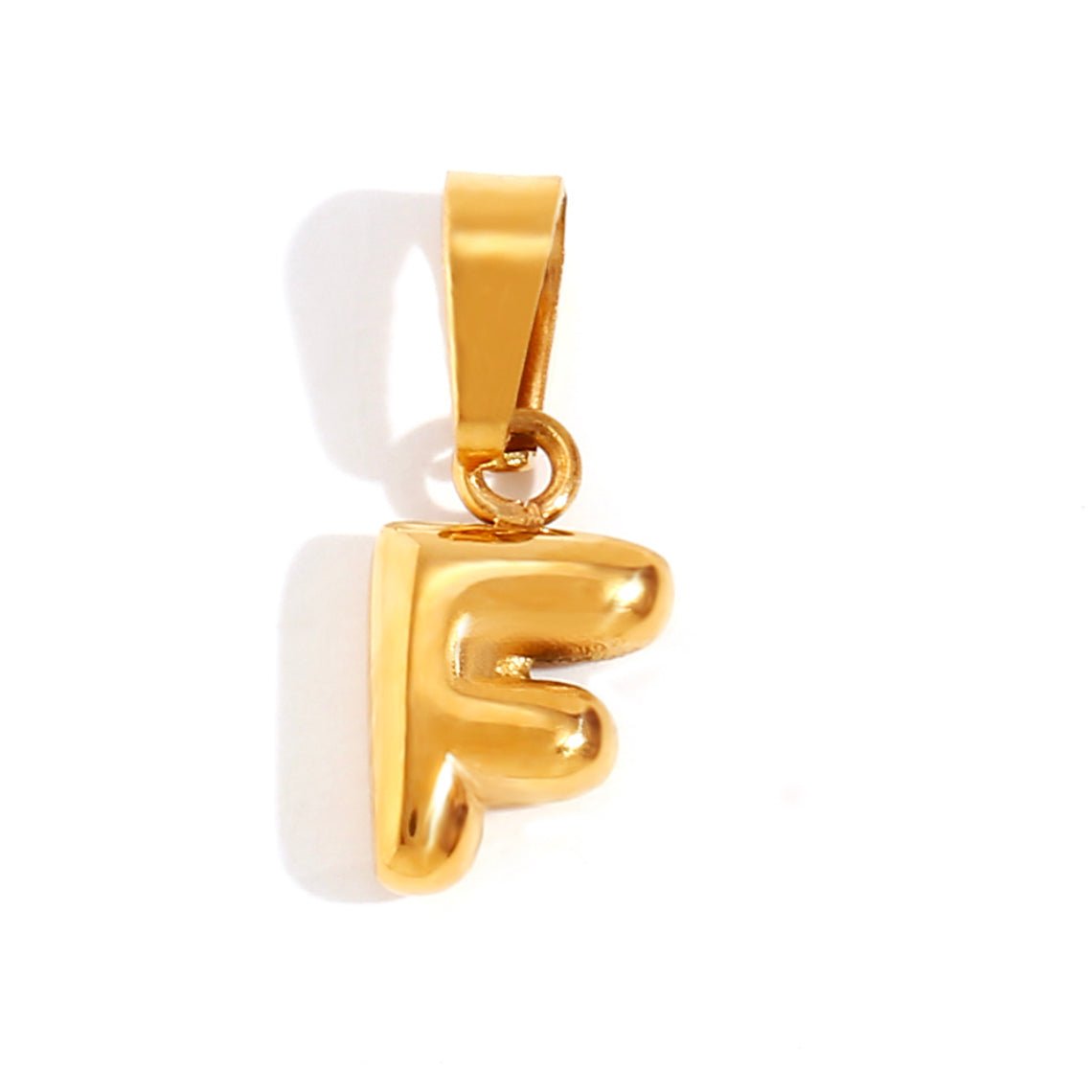 Collar chic con letra estilo burbuja