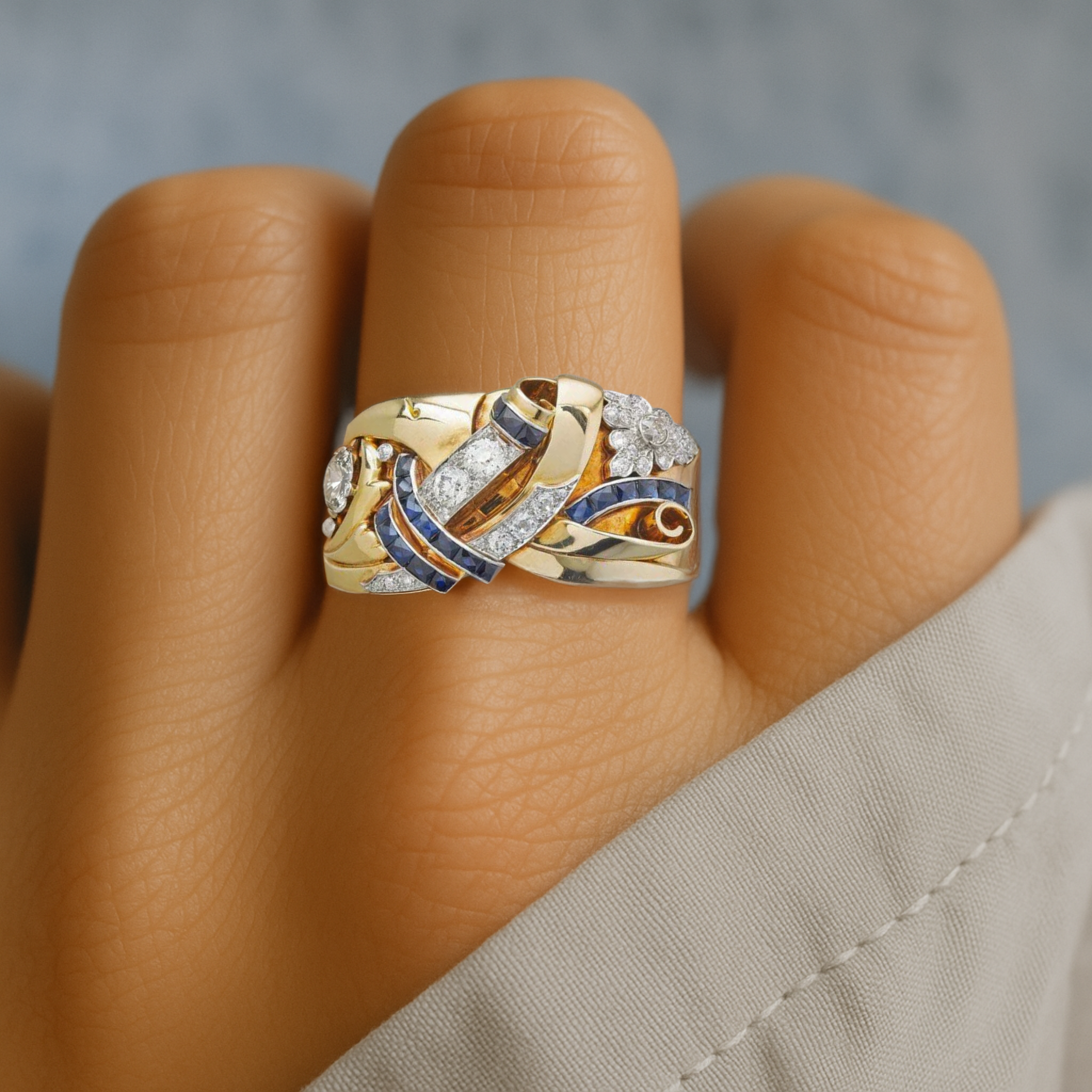 Anillo vintage de oro con circón