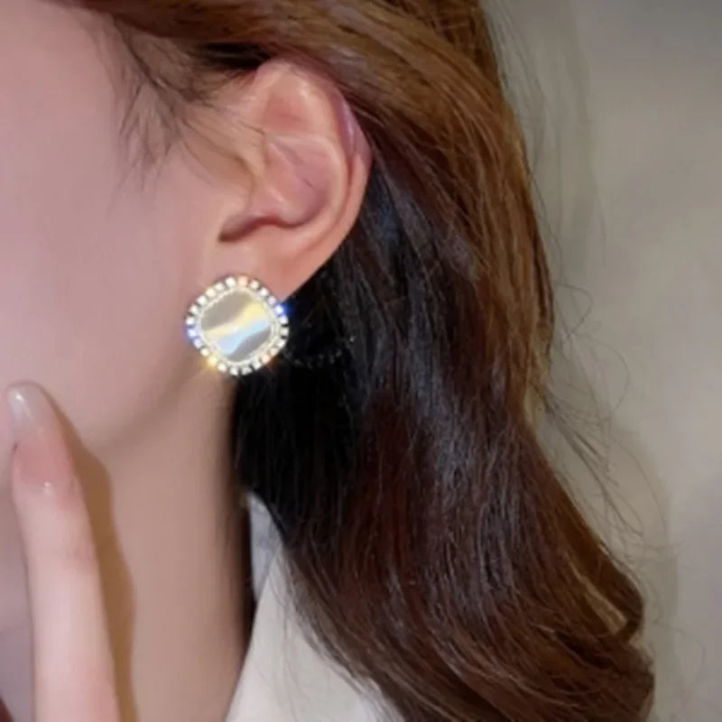 Aretes de botón cuadrados chic con ópalo y cristal CZ