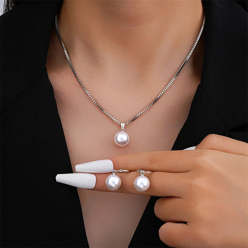 Conjunto elegante de perlas de imitación