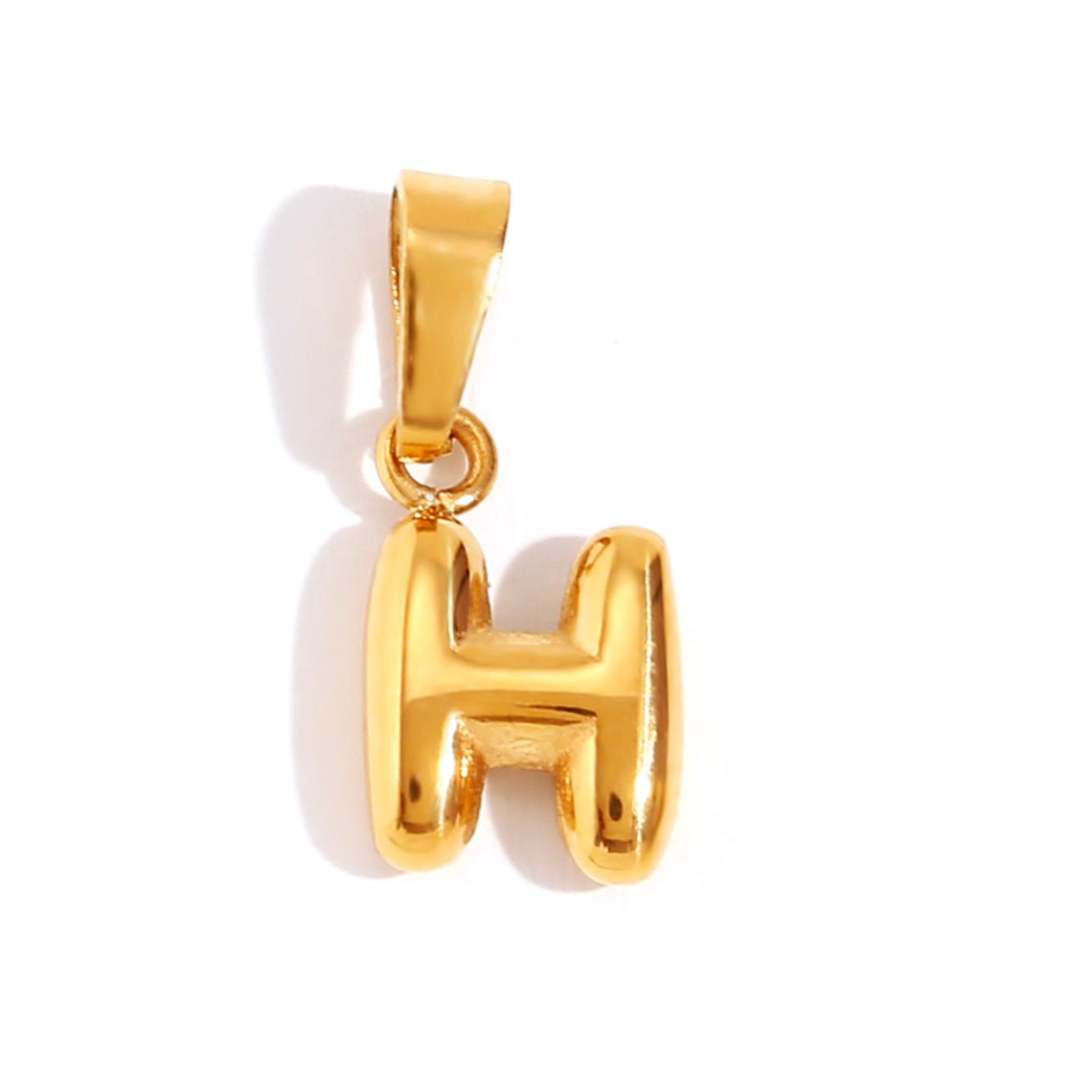 Collar chic con letra estilo burbuja