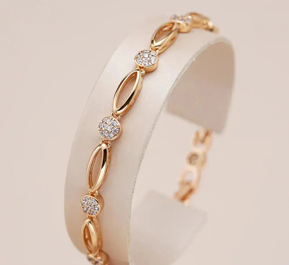 Pulsera elegante dorada con circonia