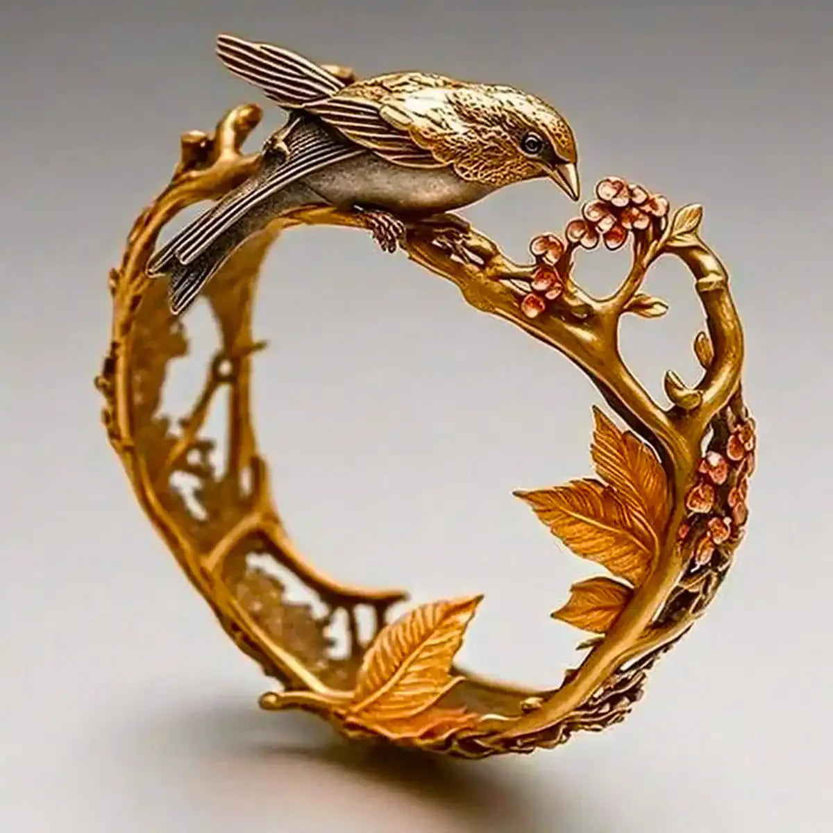 Sunlit Hummingbird Ring | Gold
