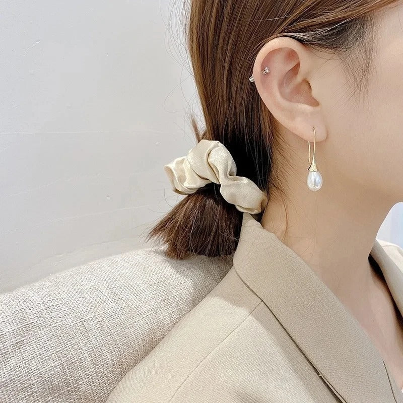 Aretes Helena clásicos con perlas