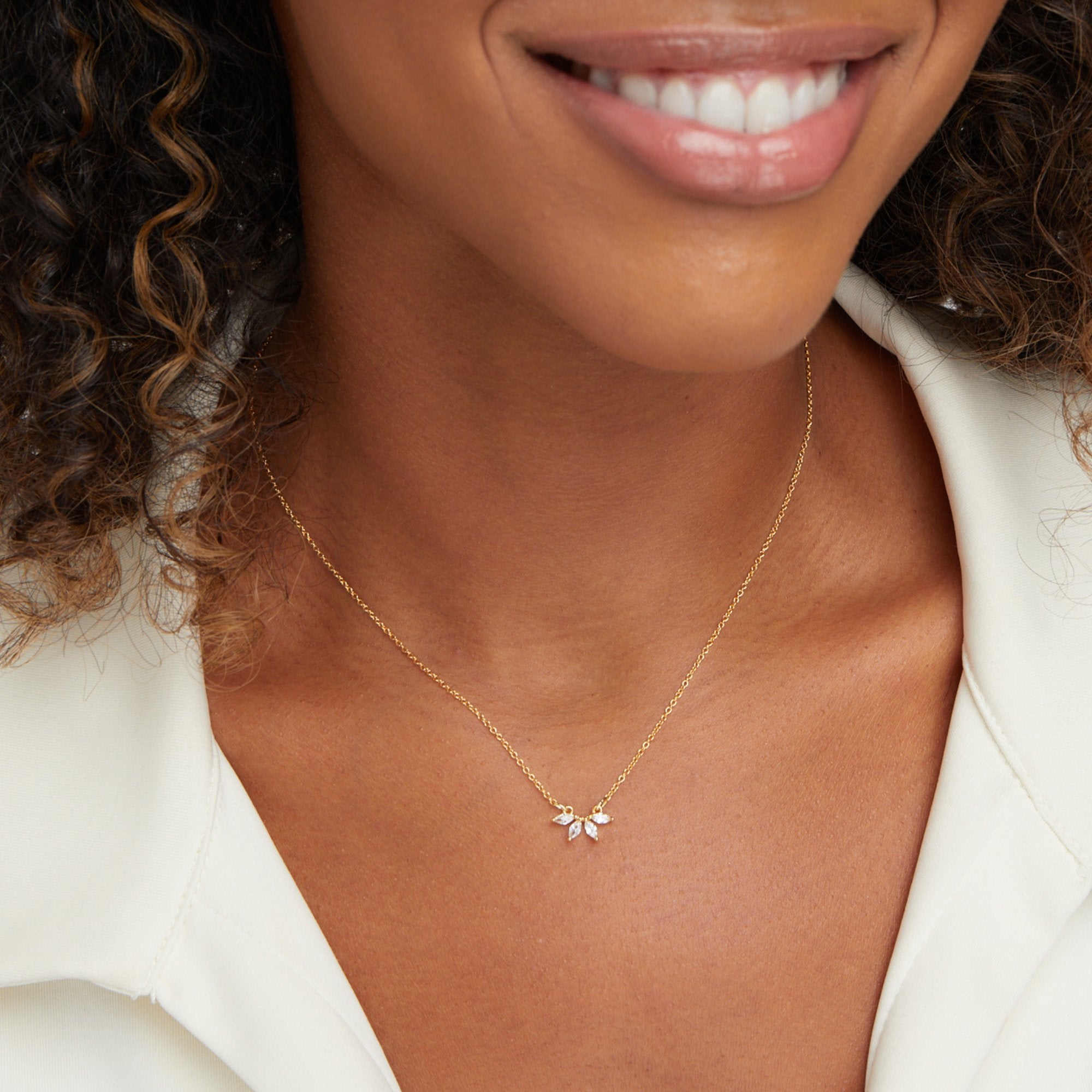 Collar con hoja y cristal